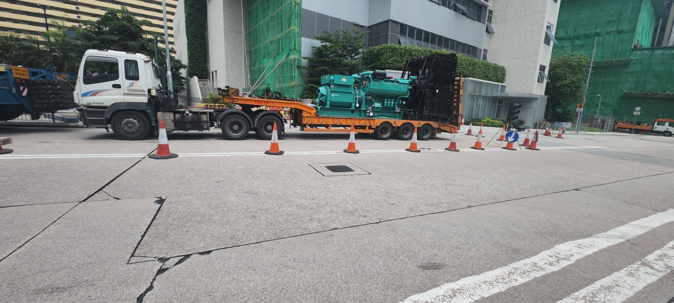 發電機組低平台運輸 / Generator low-loader transport