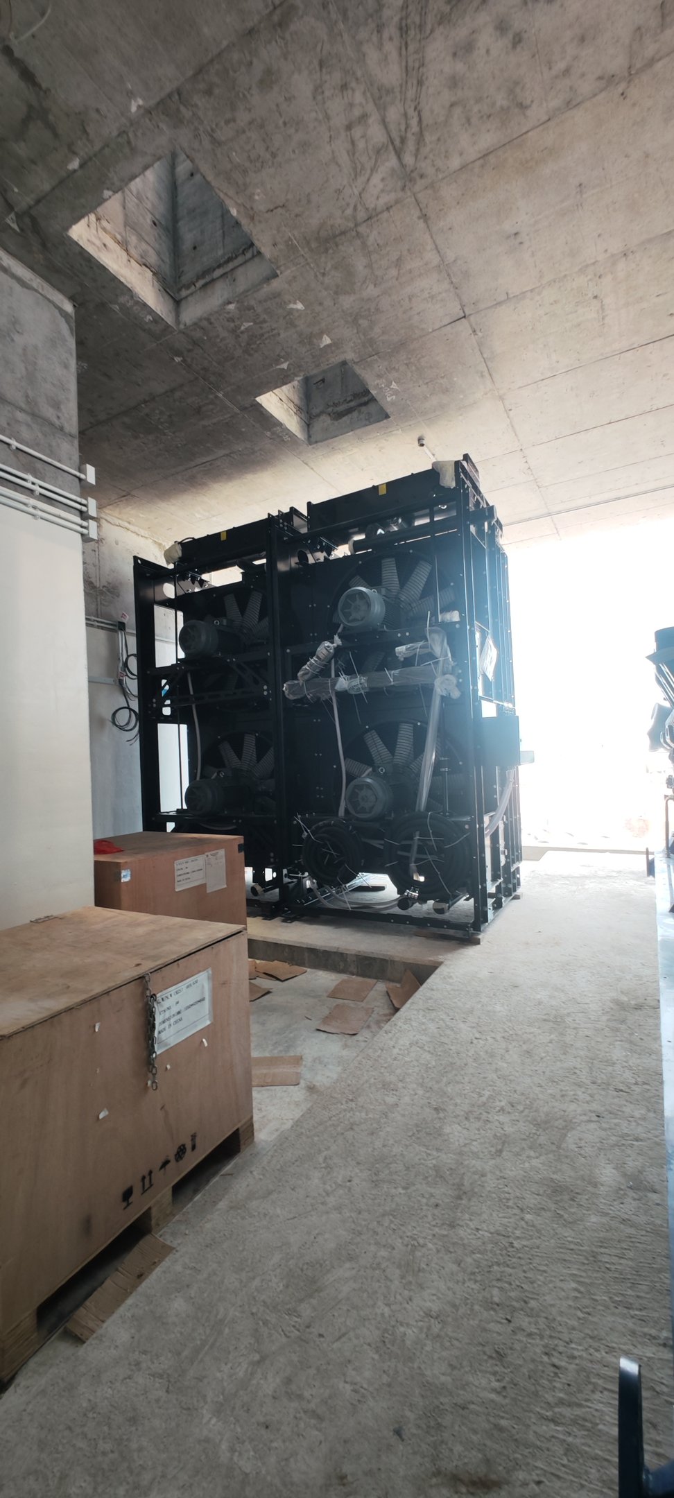 機房大型機組 / Large plant-room equipment