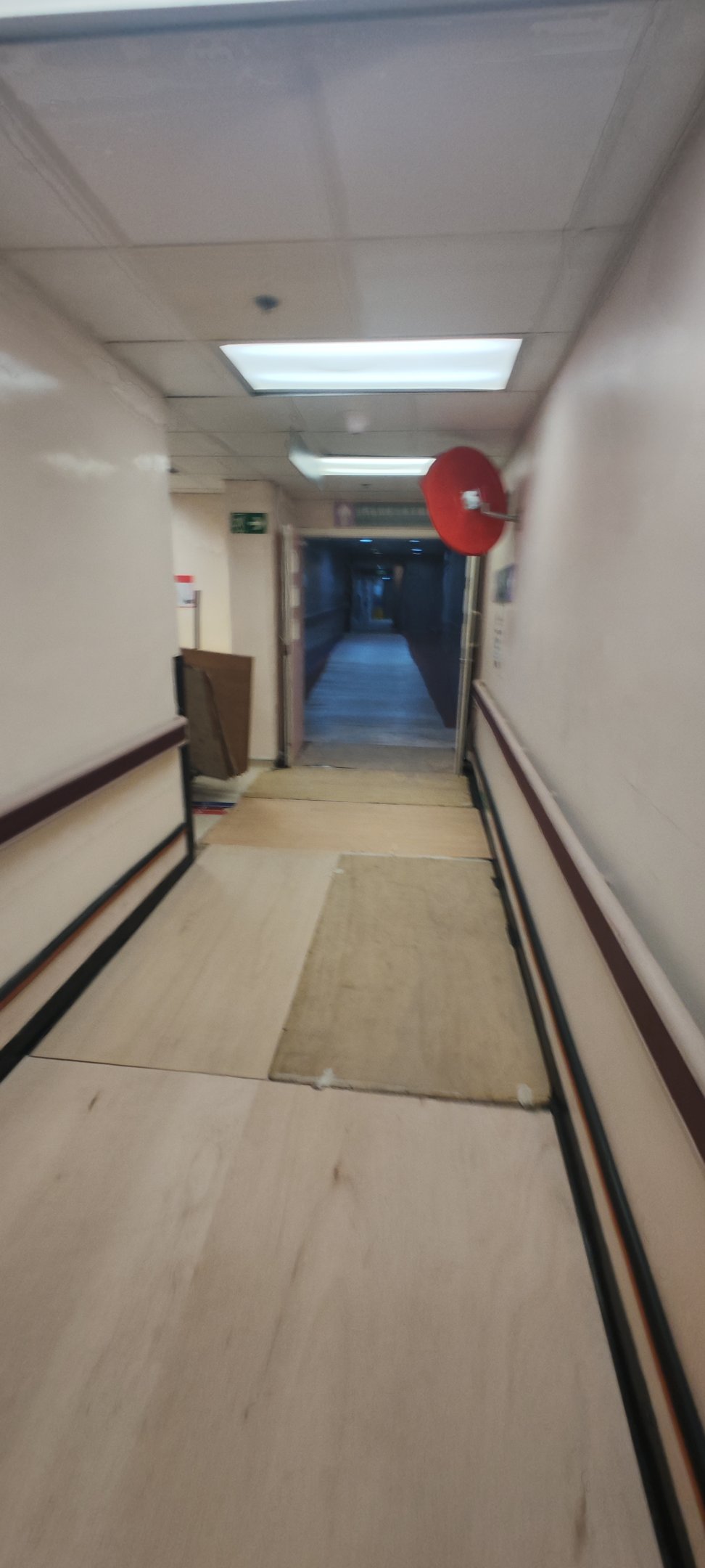 醫療設施走廊保護 / Healthcare corridor protection