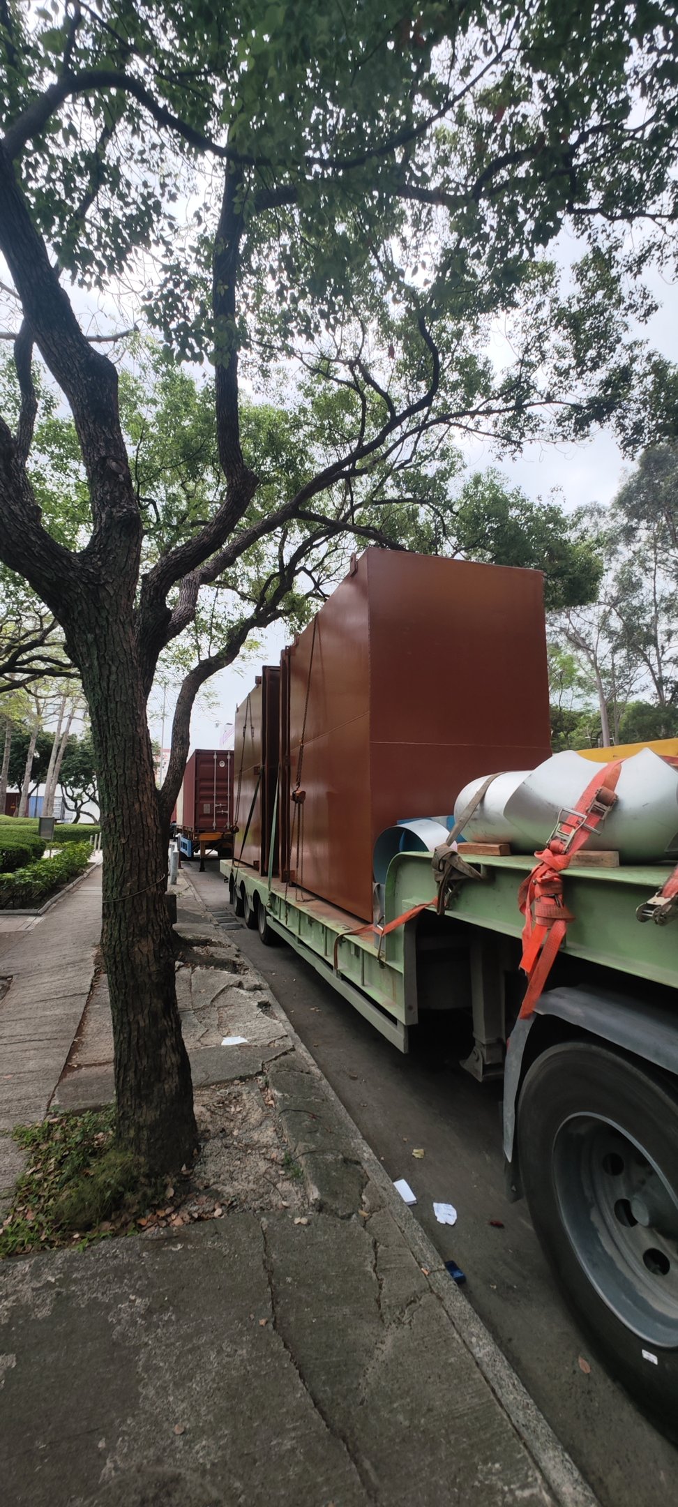 機房儲罐運輸 / Plant-room tank transport